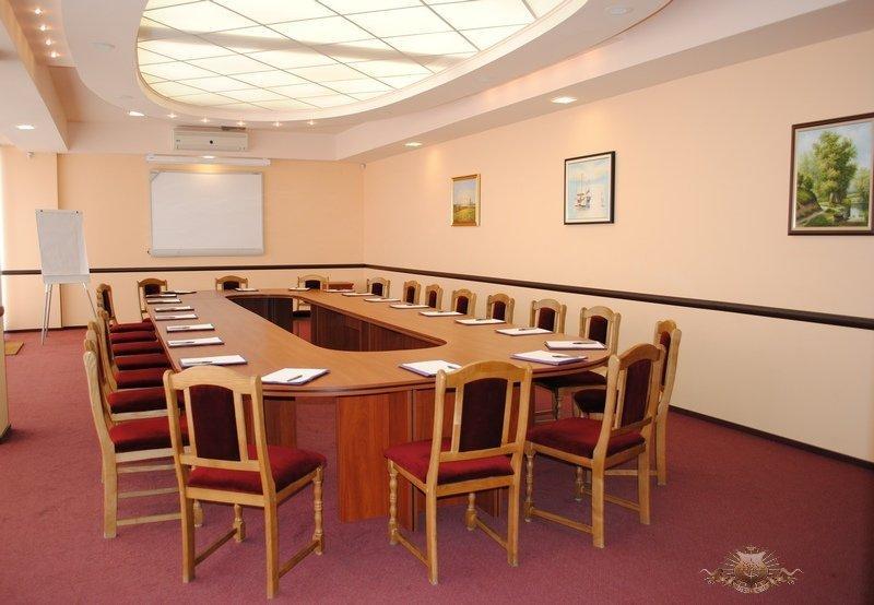 Rassvet Hotel Dnyipropetrovszk Kültér fotó